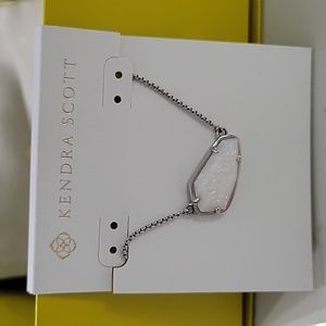 Kendra Scott white Kyocera Opal Cami necklace 😍